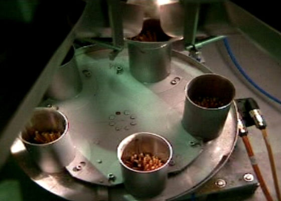 プレッツェルの棒および棒の形プロダクトのためのMultiheadの重量を量る機械Multiheadの計重機